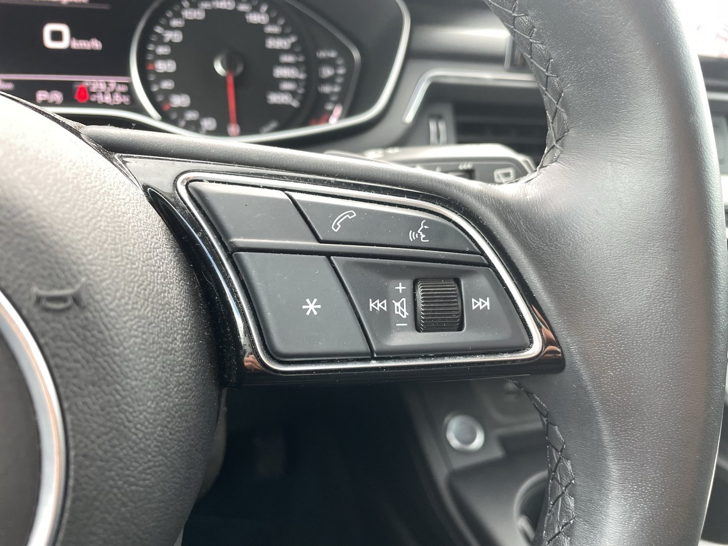 Audi A4 Avant 35 TDI advanced | Bild 14 von 24