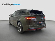 Škoda Enyaq RS in Olibo-Grün Metallic