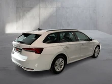Škoda Octavia Combi Selection TDI DSG in Moon-Weiß Metallic