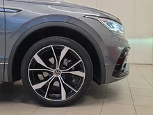 VW Tiguan Allspace R-Line TDI 4MOTION DSG in Platinum Grey Met.