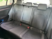VW Golf Life mHEV TSI DSG in Grenadillschwarz Metallic