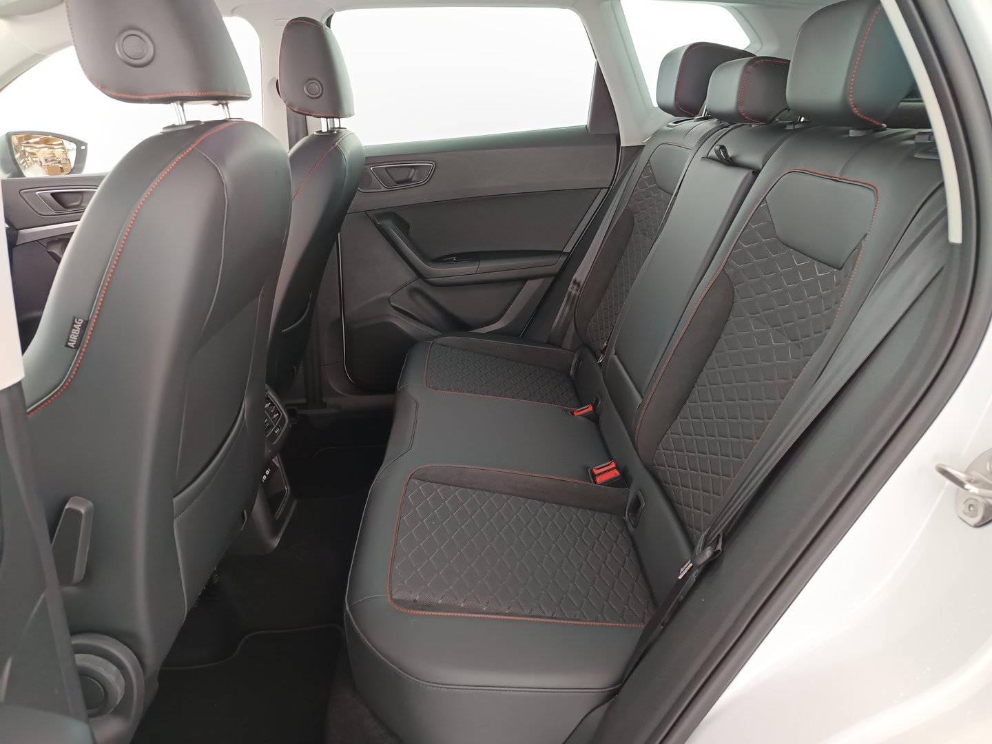 SEAT Ateca FR 2.0 TDI DSG | Bild 30 von 35