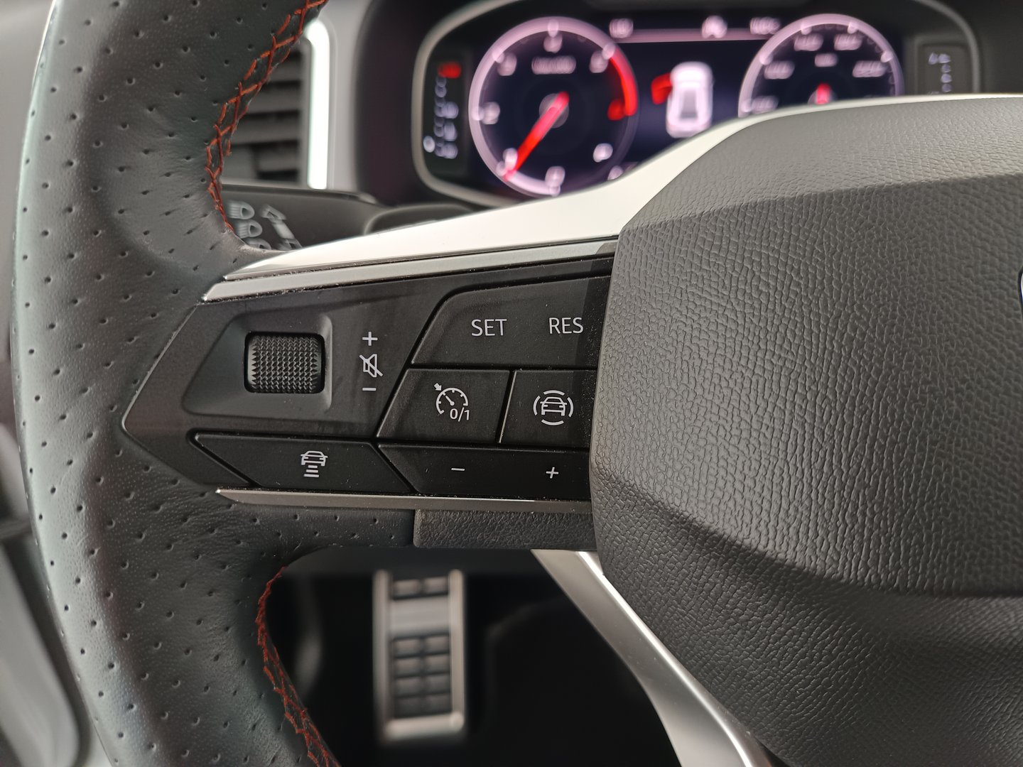 SEAT Ateca FR 2.0 TDI DSG | Bild 16 von 35