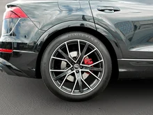 Audi Q8 e-hybrid quattro 290 kW in Mythosschwarz Metallic