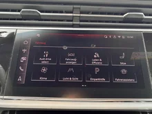 Audi Q8 e-hybrid quattro 290 kW in Mythosschwarz Metallic