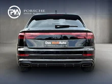 Audi Q8 e-hybrid quattro 290 kW in Mythosschwarz Metallic
