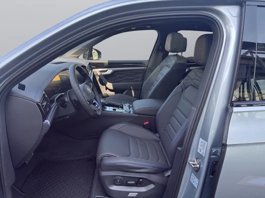 Bild eines VW Touareg R eHybrid TSI 4M. Final Edition