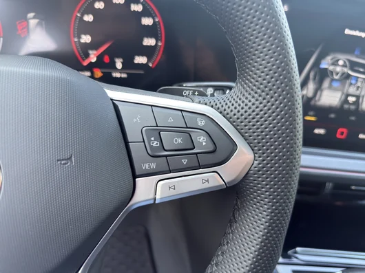 Bild eines VW Touareg R eHybrid TSI 4M. Final Edition