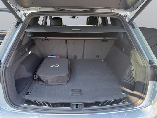 Bild eines VW Touareg R eHybrid TSI 4M. Final Edition