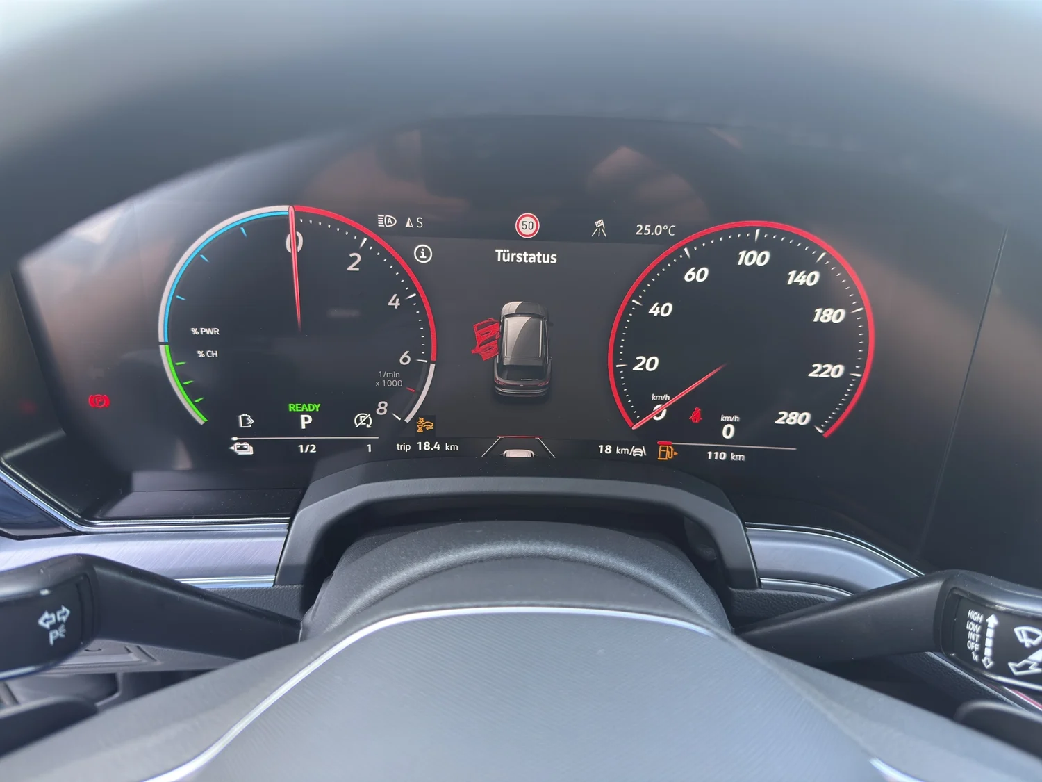 Bild eines VW Touareg R eHybrid TSI 4M. Final Edition