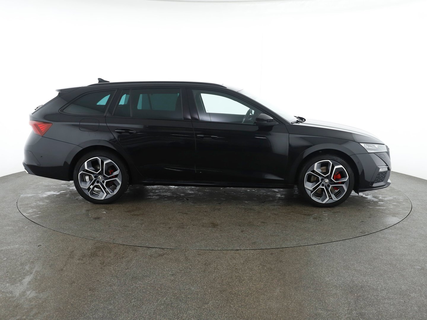 Škoda OCTAVIA Combi RS iV 245 DSG | Bild 8 von 32
