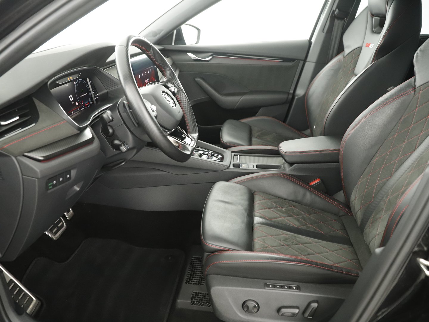 Škoda OCTAVIA Combi RS iV 245 DSG | Bild 16 von 32