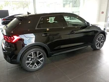 Audi A1 allstreet 30 TFSI intense in Mythosschwarz Metallic