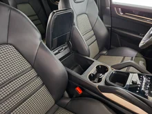Porsche Cayenne E-Hybrid Coupé in arktikgrau