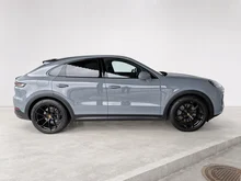 Porsche Cayenne E-Hybrid Coupé in arktikgrau