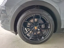 Porsche Cayenne E-Hybrid Coupé in arktikgrau