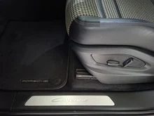 Porsche Cayenne E-Hybrid Coupé in arktikgrau