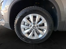 Škoda Karoq 4x4 Selection TDI DSG in Graphit-Grau Metallic