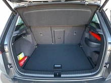 Škoda Karoq 4x4 Selection TDI DSG in Graphit-Grau Metallic