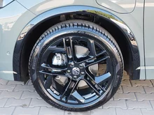 VW Tiguan Sport eHybrid DSG 200 kW in Cipressino-Grün Metallic