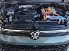 VW Tiguan Sport eHybrid DSG 200 kW in Cipressino-Grün Metallic