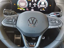 VW Tiguan Sport eHybrid DSG 200 kW in Cipressino-Grün Metallic