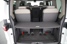 VW Multivan Edition eHybrid in Candyweiß/Dach Deepblack