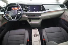 VW Multivan Edition eHybrid in Candyweiß/Dach Deepblack