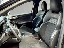 Ford Focus 2,3 EcoBoost ST mit Styling-Paket Aut. in schwarz - normal