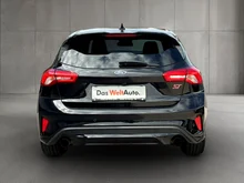 Ford Focus 2,3 EcoBoost ST mit Styling-Paket Aut. in schwarz - normal