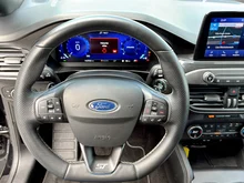 Ford Focus 2,3 EcoBoost ST mit Styling-Paket Aut. in schwarz - normal