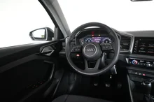 Audi A1 Sportback 30 TFSI advanced in 0E Mythosschwarz Metallic