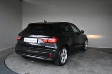 Audi A1 Sportback 30 TFSI advanced in 0E Mythosschwarz Metallic