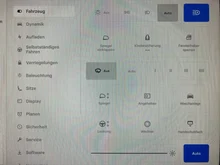 Tesla Model Y Long Range Dual AWD in weiß