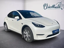 Tesla Model Y Long Range Dual AWD in weiß