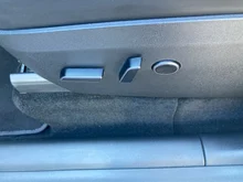 Tesla Model Y Long Range Dual AWD in weiß