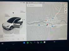 Tesla Model Y Long Range Dual AWD in weiß