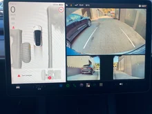 Tesla Model Y Long Range Dual AWD in weiß