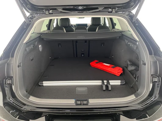 Bild eines VW Passat Variant Elegance eTSI DSG