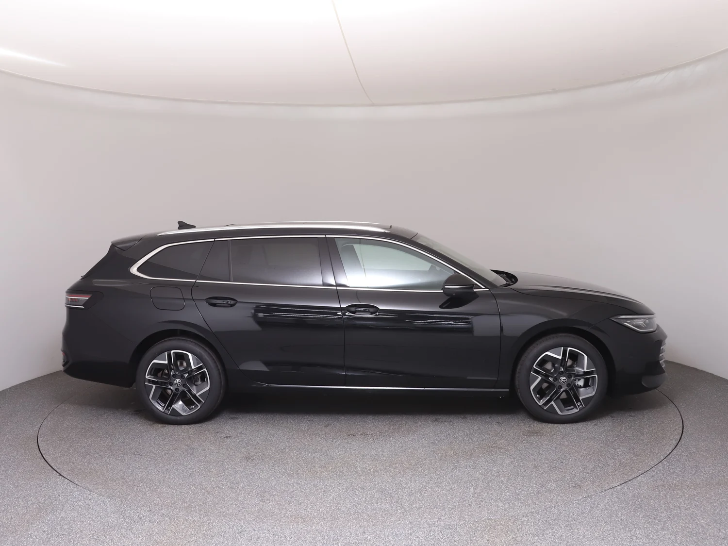 Bild eines VW Passat Variant Elegance eTSI DSG