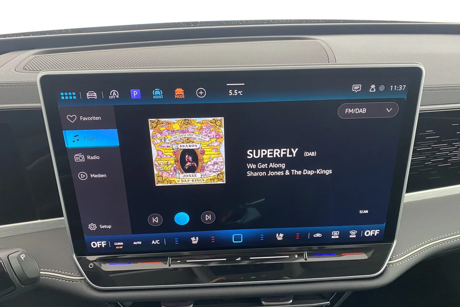 Bild eines VW Passat Variant Elegance eTSI DSG