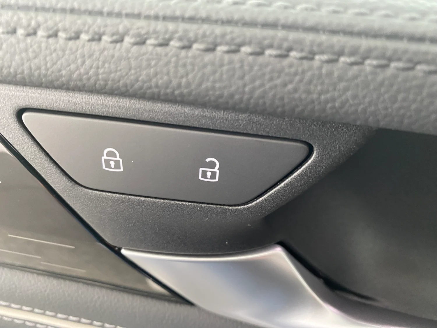 Bild eines VW Passat Variant Elegance eTSI DSG