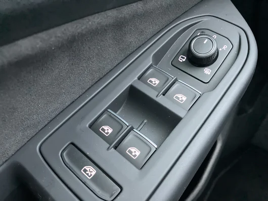 Bild eines VW Golf Variant Business mHeV TSI DSG