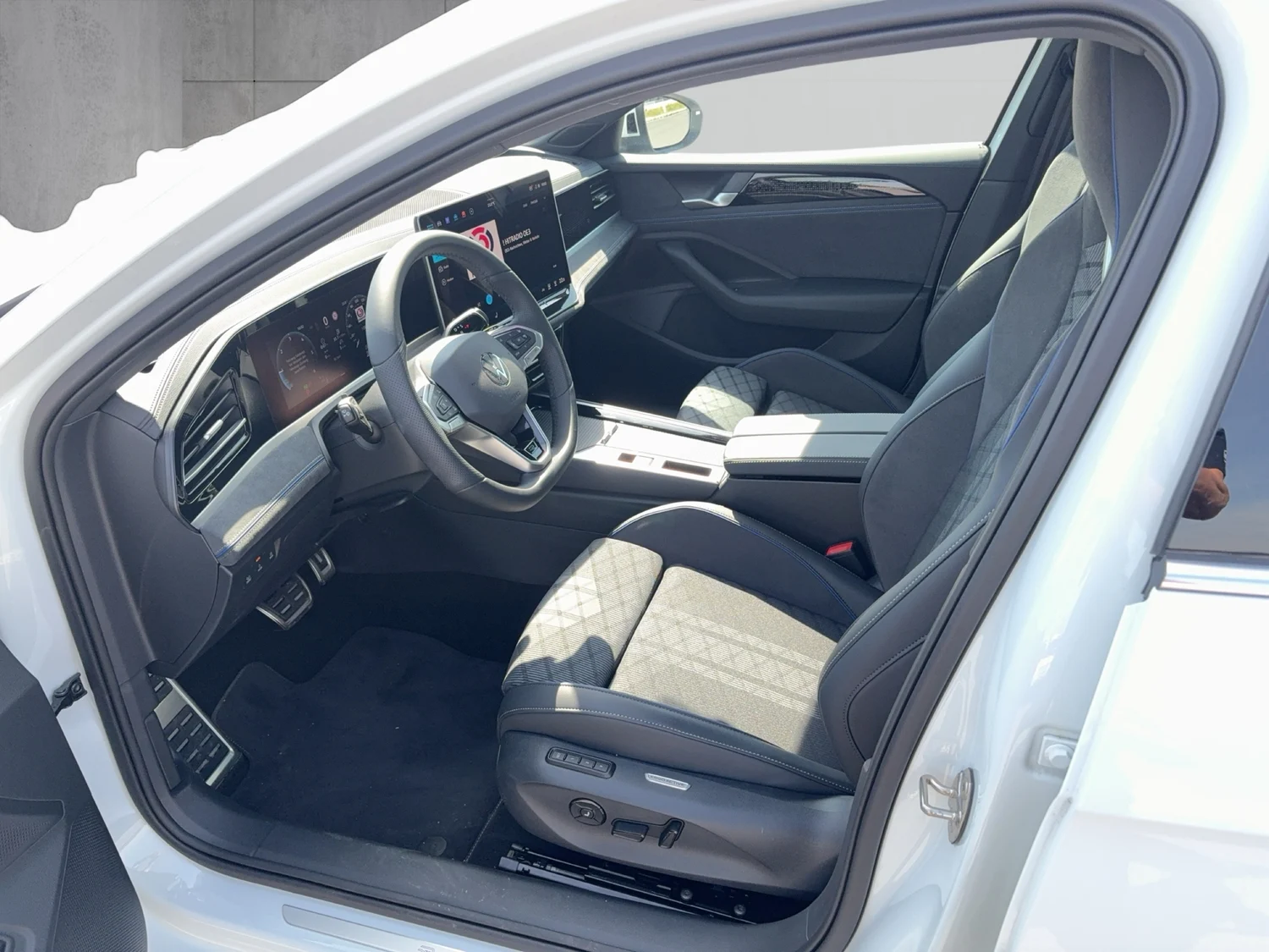 Bild eines VW Passat Variant R-Line TDI DSG