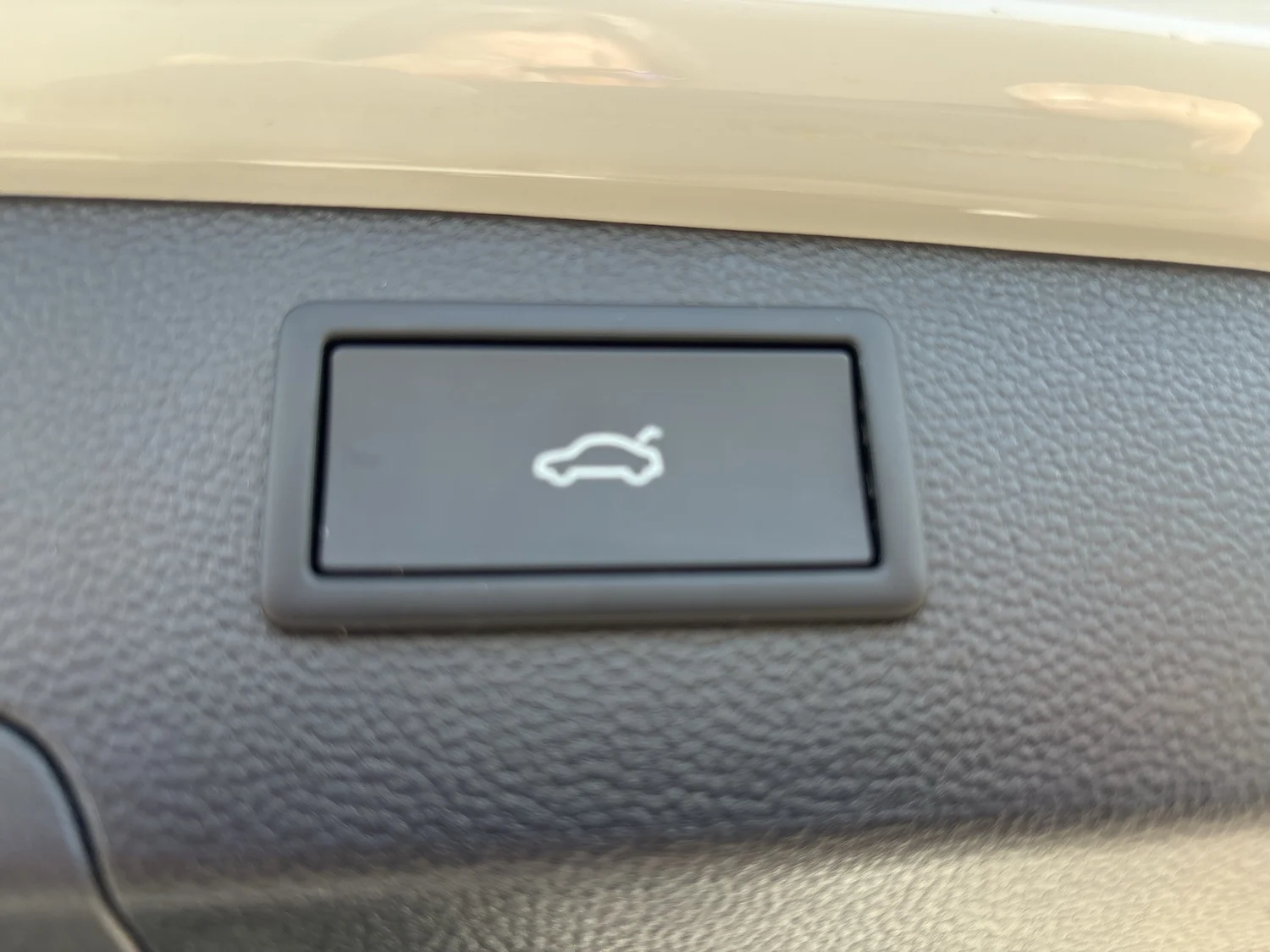 Bild eines VW Passat Variant R-Line TDI DSG