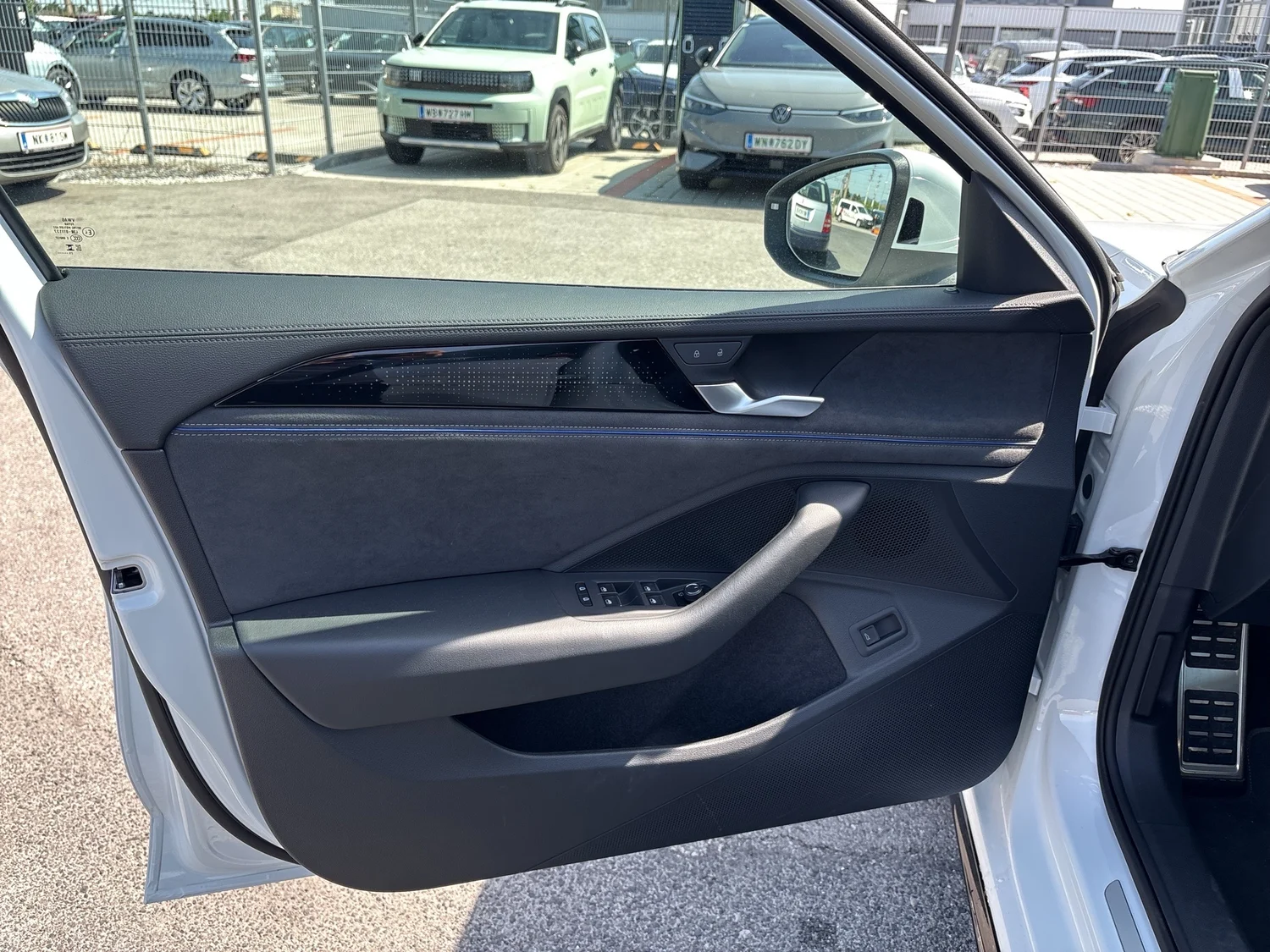 Bild eines VW Passat Variant R-Line TDI DSG