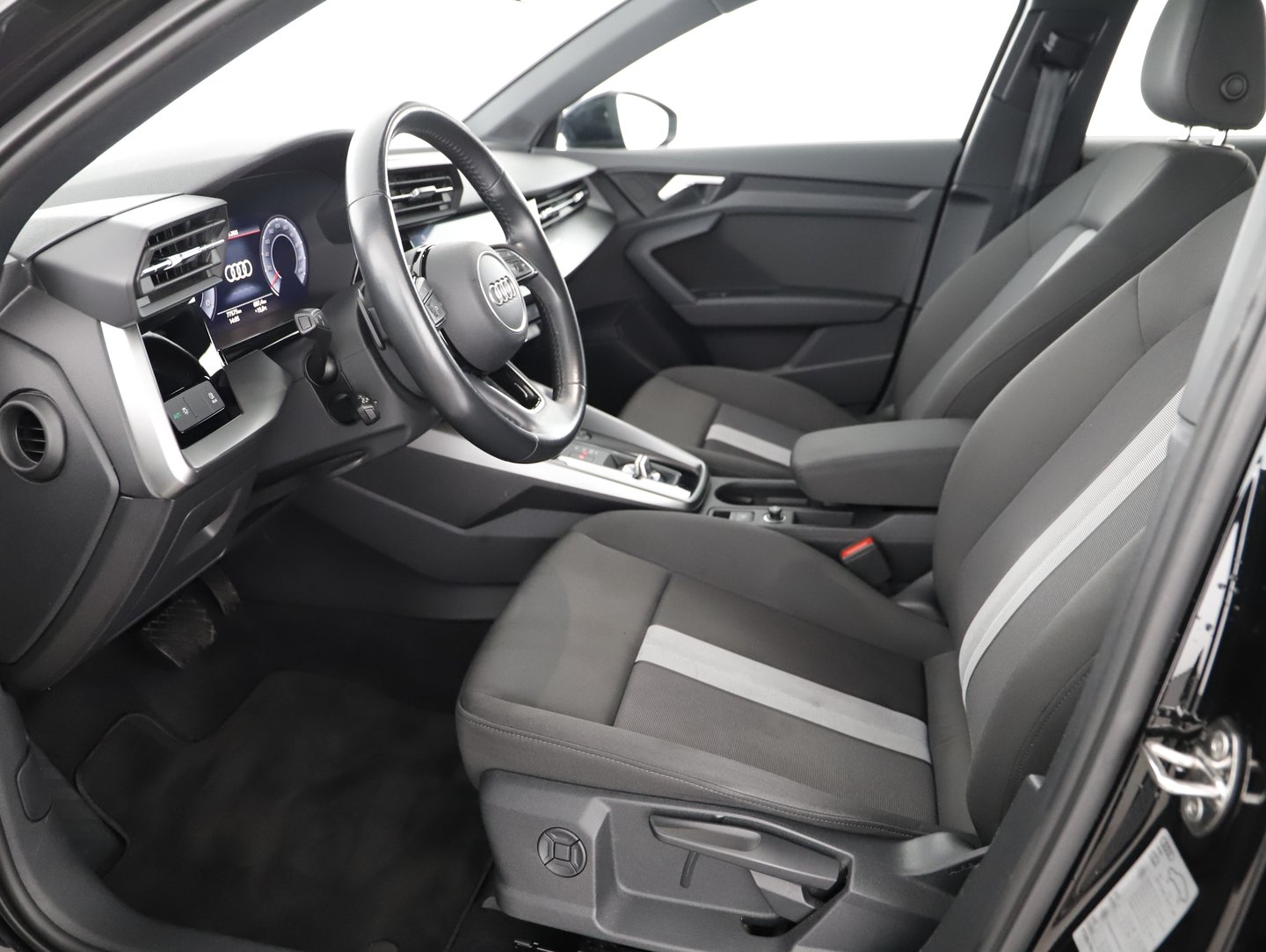 Audi A3 Limousine 35 TFSI advanced ext. | Bild 4 von 15