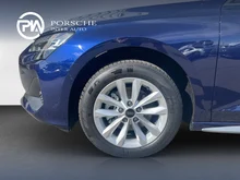 Audi A3 Sportback 30 TFSI in Navarrablau Metallic