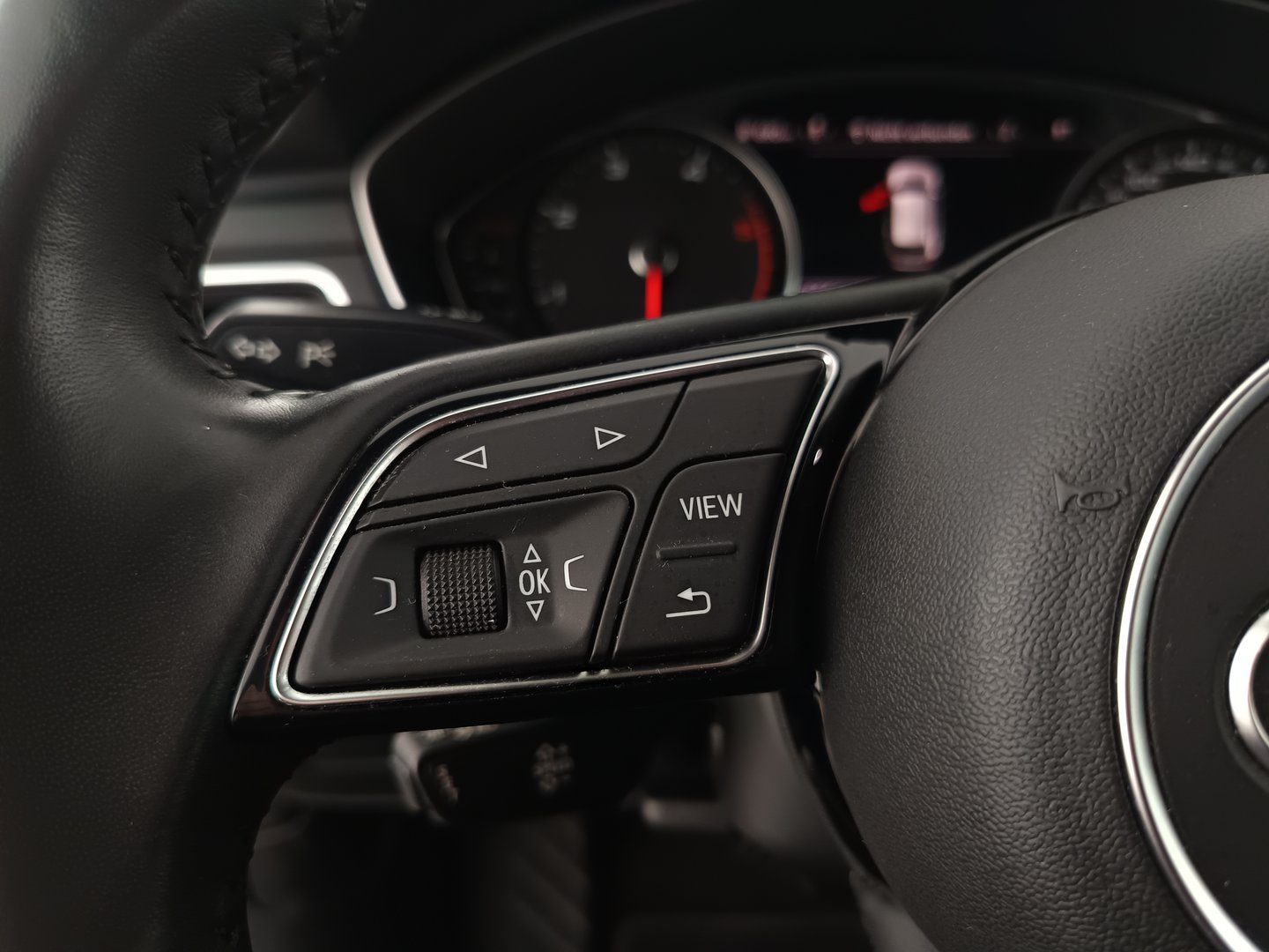 Audi A4 Avant 2.0 TDI quattro Sport | Bild 17 von 37