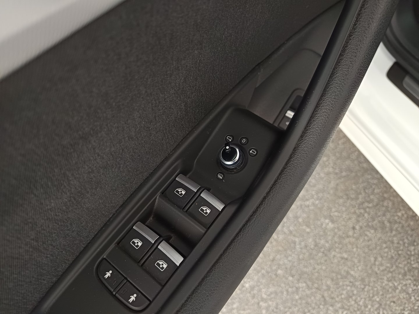 Audi A4 Avant 2.0 TDI quattro Sport | Bild 11 von 37